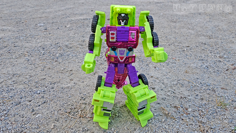 Illustration for article titled The Colossal New Transformers Devastator Is Better than the Original